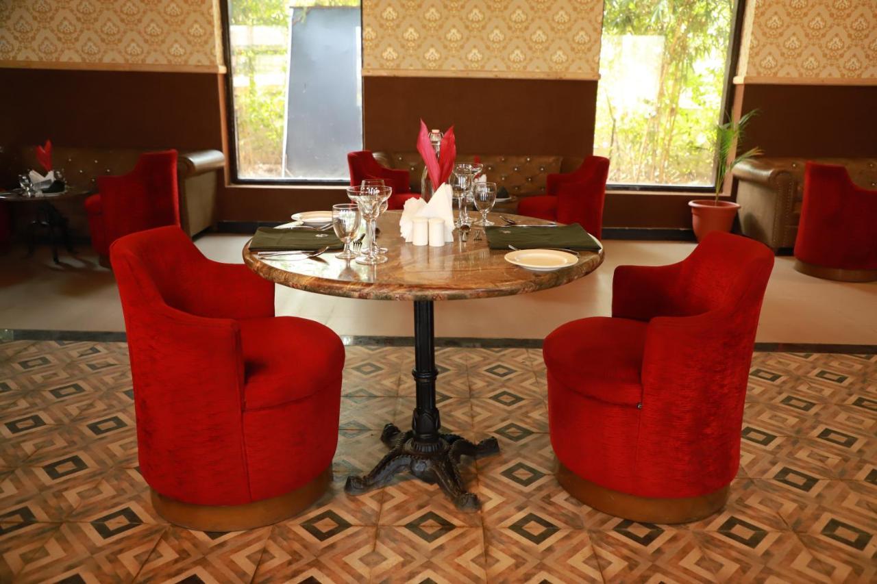 The Pench International Hotel Khawasa Luaran gambar