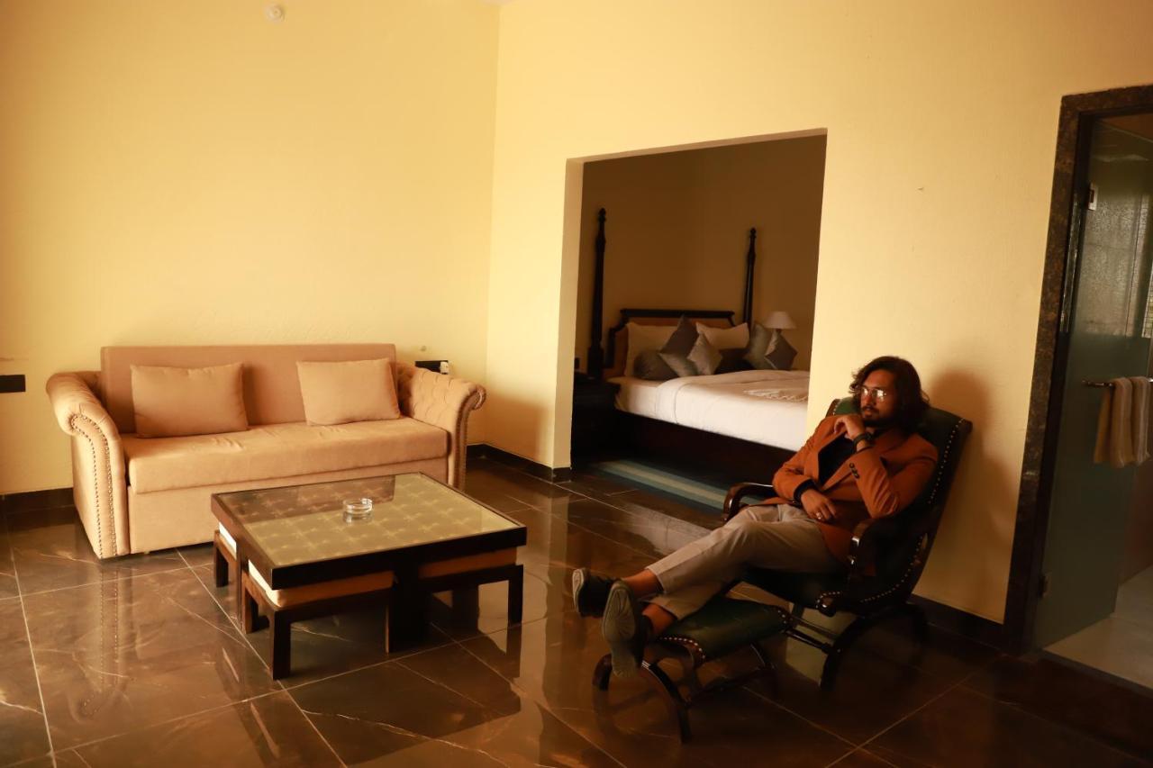 The Pench International Hotel Khawasa Luaran gambar
