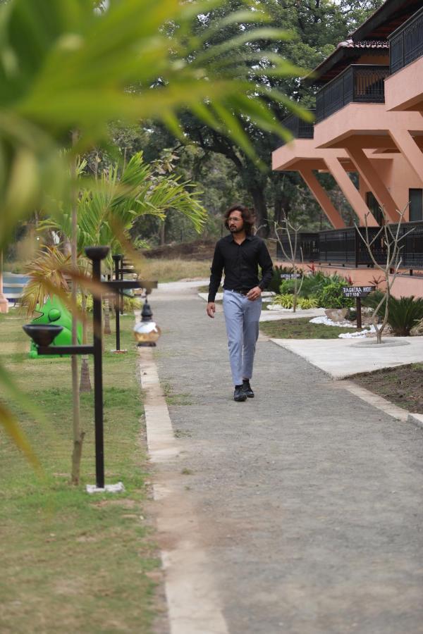 The Pench International Hotel Khawasa Luaran gambar